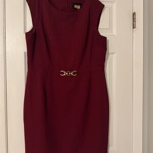 Elegant Burgundy Sleeveless Dress